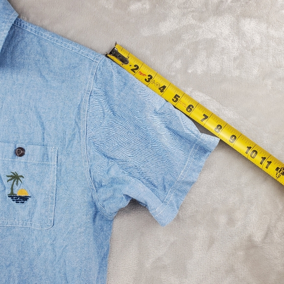 Howler Brothers Voyager Shirt Men SMALL Chambray 4 Pocket Embroidered Denim - Picture 4 of 9